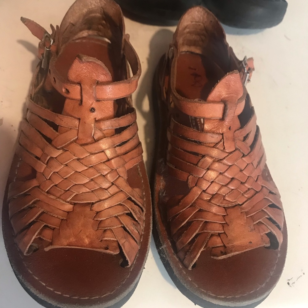 Little boys water shoes size 10/11